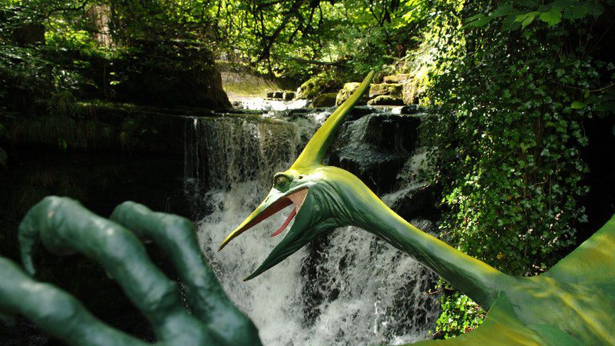 Ashford Price, szef National Showcaves Centre, popularnej atrakcji turystycznej w Walii, grozi pozwaniem narodowego serwisu meteorologicznego Met Office, ponieważ ten błędnie zapowiedział opady śniegu.