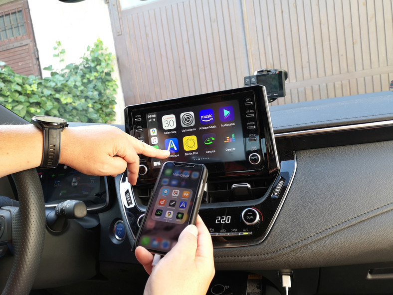 Android Auto i CarPlay w samochodzie