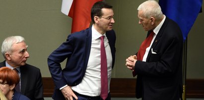 Morawiecki pobłażliwie o ojcu: różne rzeczy opowiada