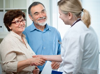 Czy gmina może dofinansować budowę hospicjum przez stowarzyszenie