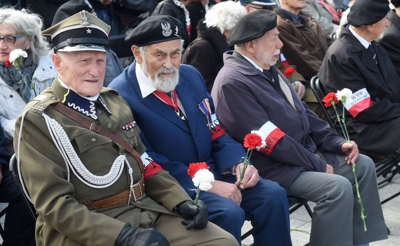 Kombatanci podczas obchodów 75. rocznicy powstania Narodowych Sił Zbrojnych