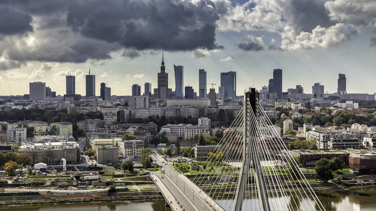 Pierwsze związki metropolitalne mogą powstać już w połowie przyszłego roku. Ale wysypu nie będzie. Miasta wolą się bowiem skupić na przygotowaniach do nowej perspektywy unijnej – informuje "Dziennik Gazeta Prawna". Aglomeracje zainteresowane nowymi przepisami to Warszawa, Gdańsk i Bydgoszcz.