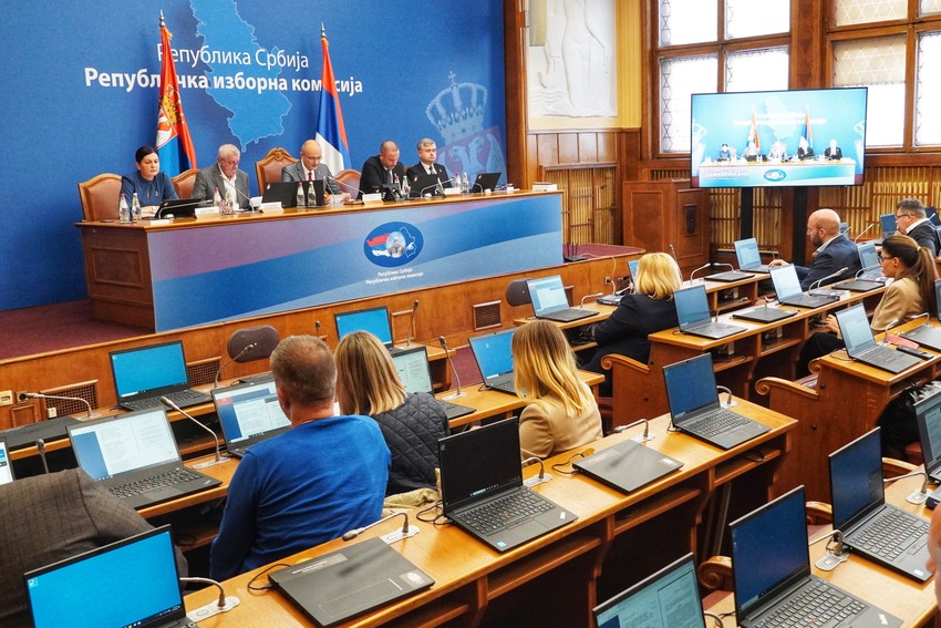 RIK je doneo odluku da se u SAD i Kanadi glasa na po tri biračka mesta