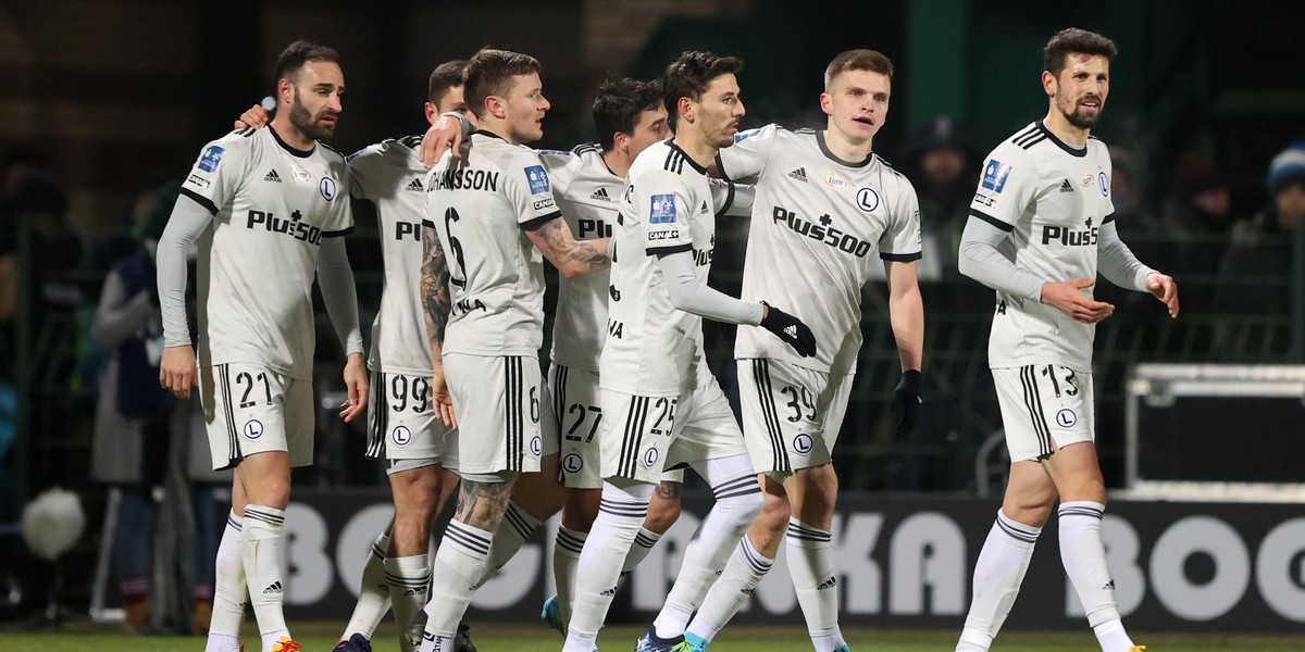 Legia Warszawa wygrała w Łęcznej z Górnikiem 1:0.