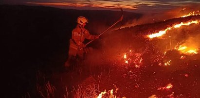 Ostra pomarańczowa łuna w Bieszczadach! Płonie Połonina Caryńska