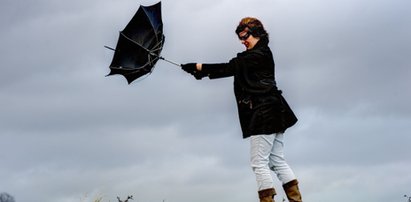 Uwaga na wichury! Ostrzeżenia dla 12 województw