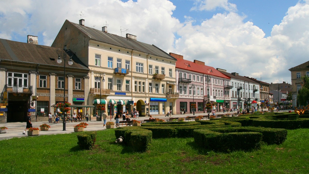 Wielkanocną kwestę organizuje w Wielką Sobotę Społeczny Komitet Ochrony Zabytkowego Cmentarza Rzymskokatolickiego (SKOZCR) w Radomiu. Zebrane pieniądze zostaną przeznaczone na renowację zniszczonych XIX-wiecznych nagrobków Jana Mileyki oraz rodziny Surmackich.