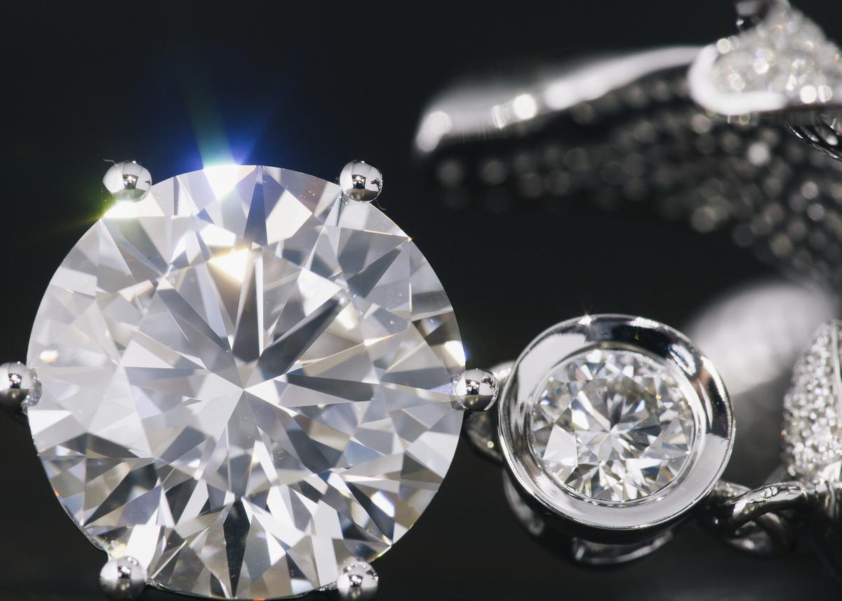 Diamentowa biżuteria. Czy popyt na inwestowanie w diamenty to właściwy krok  w dobie inflacji - Styl - Forbes.pl