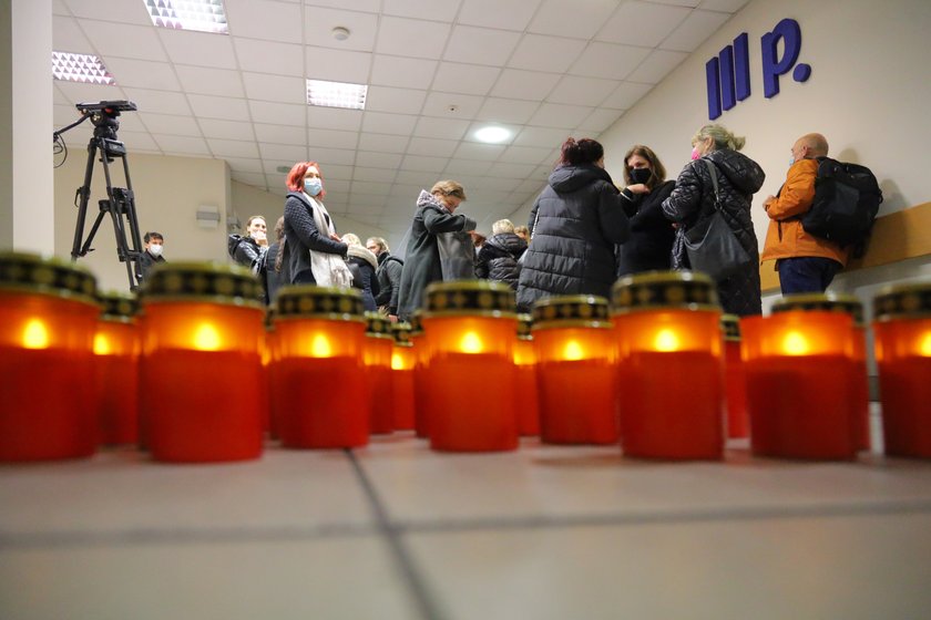 Pracownicy socjalni podczas protestu w siedzibie MOPS w Łodzi