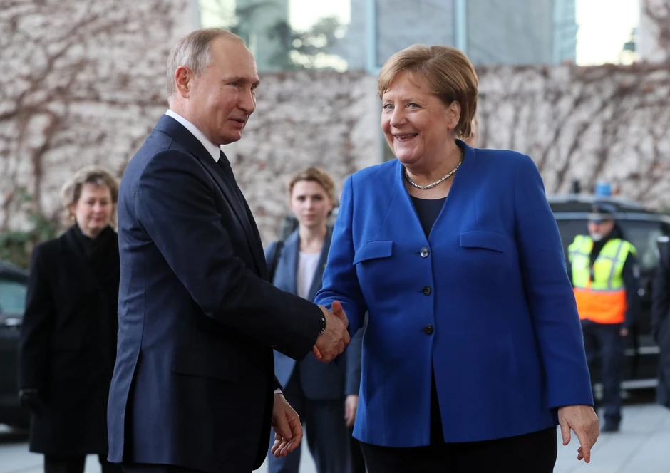 Uloga ličnih odnosa: Zbog dobrih relacija Angele Merkel i Vladimira Putina, Nemačka gas plaća četiri do pet puta niže od tržišnih cena 
