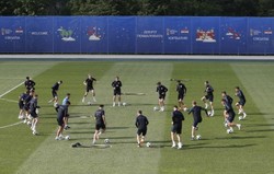 Chorwaccy kibice na mundial do Rosji przyjechali... rowerami