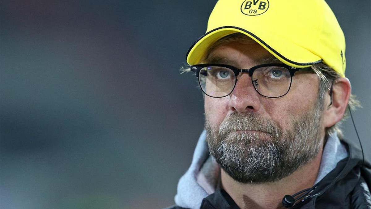 Trener Borussii Dortmund Juergen Klopp przekazał swoje wsparcie Marco Reusowi, który musi zapłacić ponad pół miliona euro kary za prowadzenie samochodu bez prawa jazdy. - Marco skręcił w złą stronę, ale wszystko wraca już do normalności - powiedział Klopp.