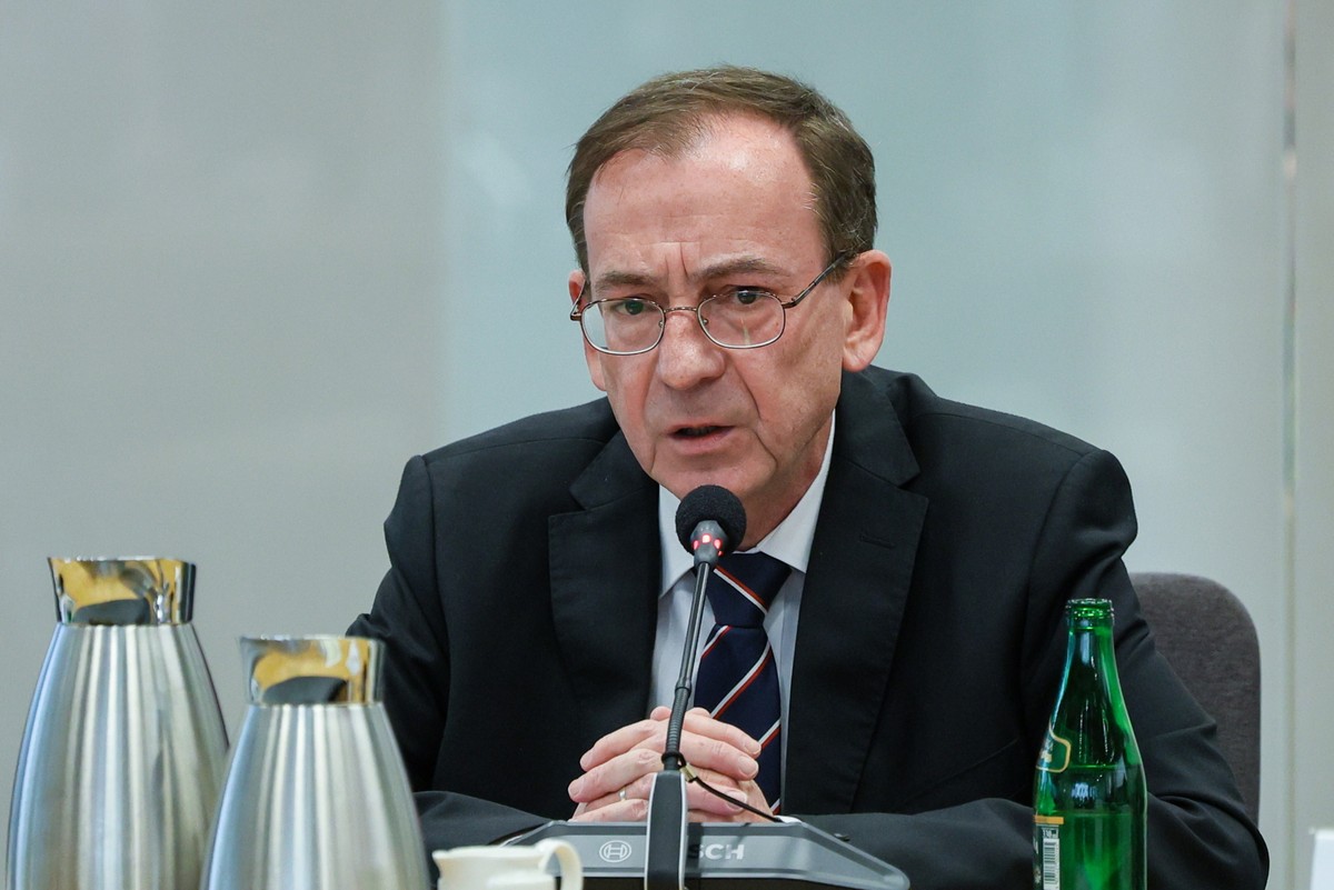 Warszawa, 22.04.2024. Wezwany na świadka były szef MSWiA Mariusz Kamiński na posiedzeniu sejmowej komisji śledczej ds. afery wizowej, 22 bm. w Sejmie w Warszawie. (aldg) PAP/Paweł Supernak