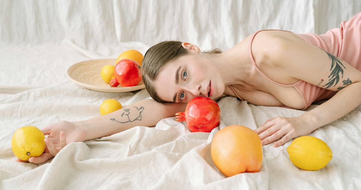 Witamina C to najlepsza przyjaciółka skóry po 40. Zobacz pięć polecanych kosmetyków, które mają ją w składzie