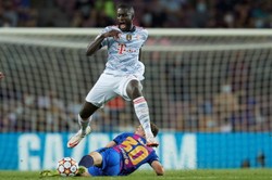 Liga Mistrzów. Media bezlitosne dla Barcelony. Chwalą Lewandowskiego