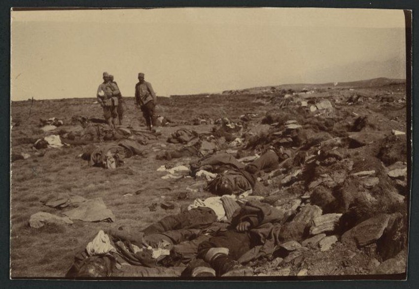 Tela poginulih vojnika posle bitke na Kajmakčalanu, Makedonija, Srbija, u Prvom svetskom ratu