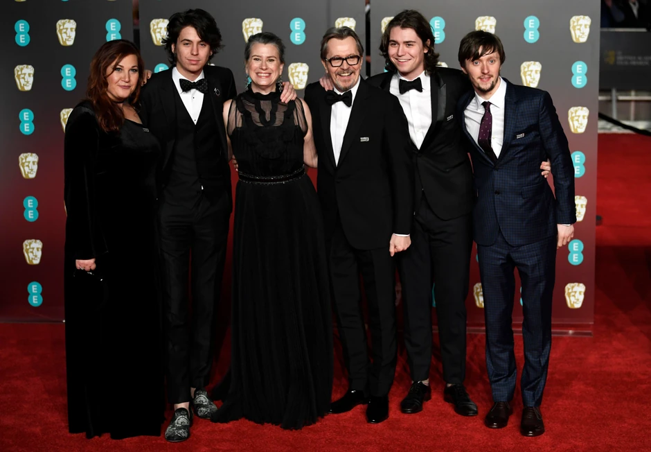 Gari Oldman došao je na dodelu sa petom suprugom Gizel Šmit i trojicom sinova