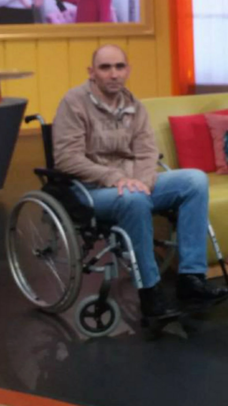 Uroš je u kolicima već više od godinu i po dana