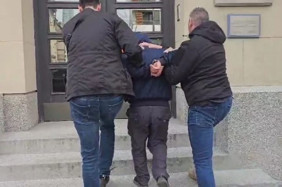 PRONAĐENE FOTOGRAFIJE I SNIMCI DECE! "Blic" saznaje: Velika akcija policije na teritoriji Srbije, pala trojica muškaraca (FOTO)