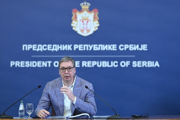 "A ŠTO SEBE LAŽETE?" Vučić o objavama da je "SNS ostvario pad na lokalnim izborima": "Mi imamo rast, ali i dalje sam nezadovoljan rezultatima u tri opštine, njima čestitam ako su zadovoljni"