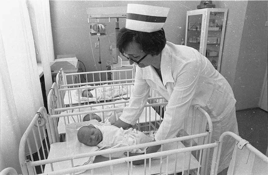 Oddział noworodków szpitala rejonowego w Strzyżowie, 25 lipca 1981 r.