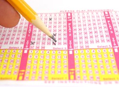 Polacy masowo 'puszczali lotka'. Gigantyczne zyski Totalizatora Sportowego