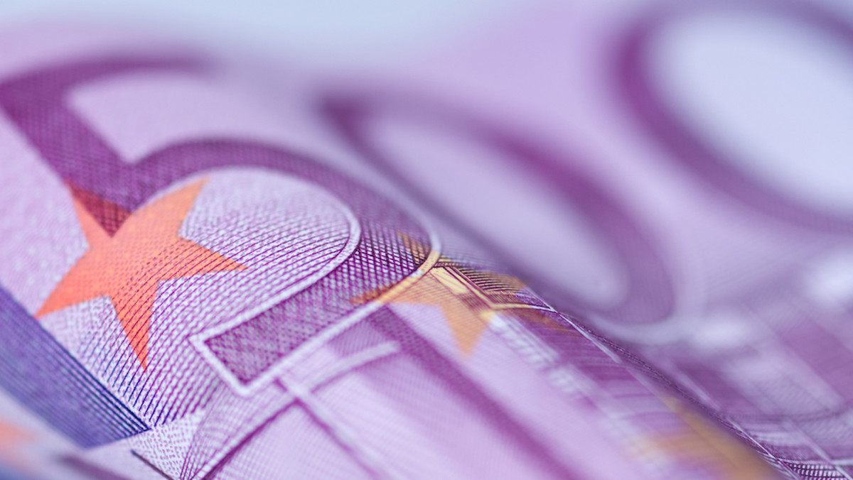 Czy Polska powinna przyjąć walutę euro