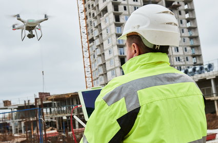 Aplikacja dla operatorów dronów nie działa. "Takiego zagrożenia nad naszymi głowami jeszcze nie było"