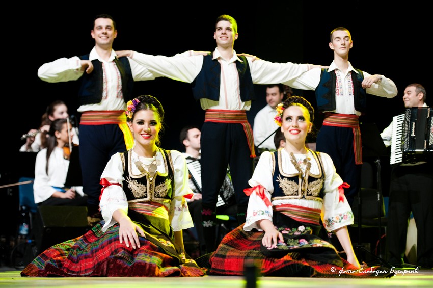 Za "Lolince" se kaže da su posle godina provedenih u ansamblu spremni na sve izazove