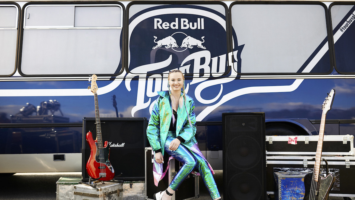 Jeszcze tylko do 13 kwietnia do godz. 13:00 można oddawać głosy na miasta, które w czerwcu odwiedzi Red Bull Tour Bus z Natalią Nykiel na swoim pokładzie. W każdym z tych miast artystka zagra wyjątkowy koncert. Głosy można oddawać codziennie na stronie: www.redbull.pl/tourbus.