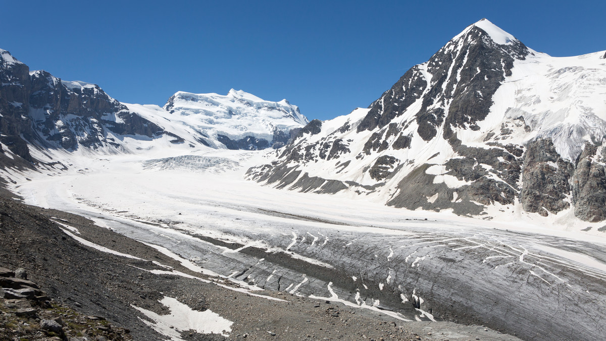 Dwie osoby zginęły po oderwaniu się części lodowca na Grand Combin w Szwajcarii