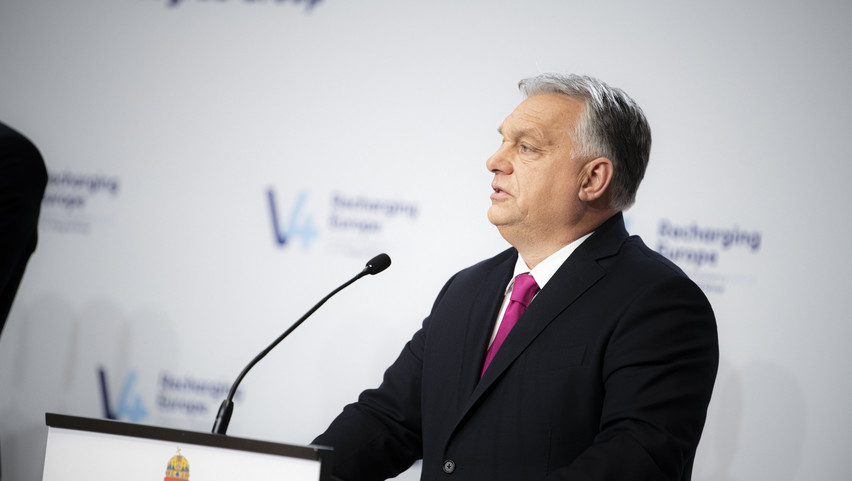 Orbán Viktor: lengyel barátaink támadás alatt állnak