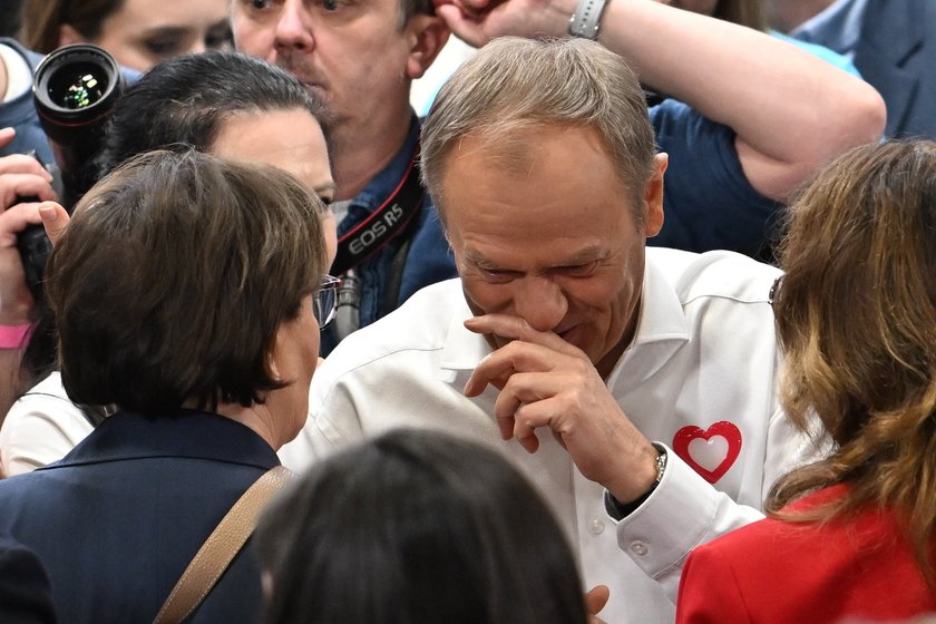 W Warszawie pojawiła się była premier Ewa Kopacz. Czym tak rozbawiła Donalda Tuska?