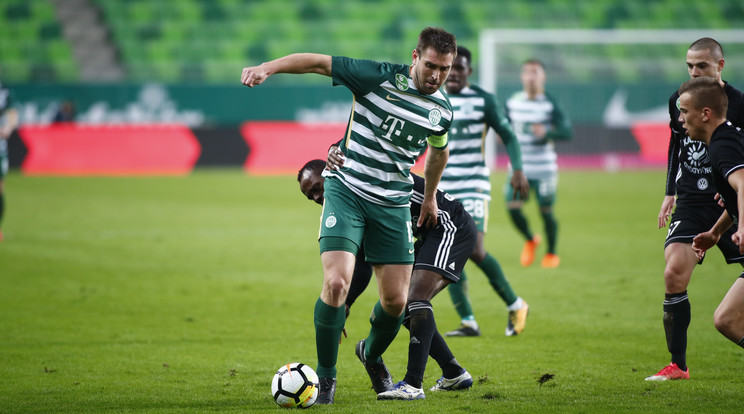 Böde (balra) szenzációsan kezdte a tavaszi 
szezont, 3 meccsen 6 gólt szerzett. Legutóbb
a Balmazújváros ellen háromszor is betalált /Fotó: Fuszek Gábor