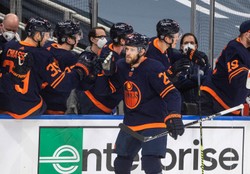 Draisaitl sprawił sobie urodzinowy prezent. Drugi hat-trick McDavida [WIDEO]