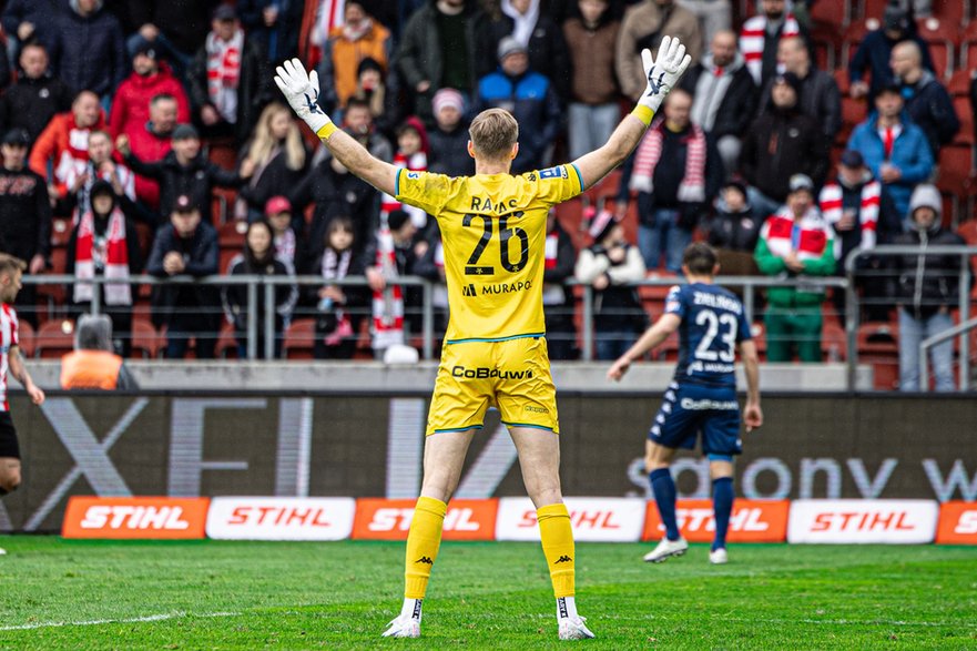 Henrich Ravas podczas wyjazdowego spotkania z Cracovią (1:1)