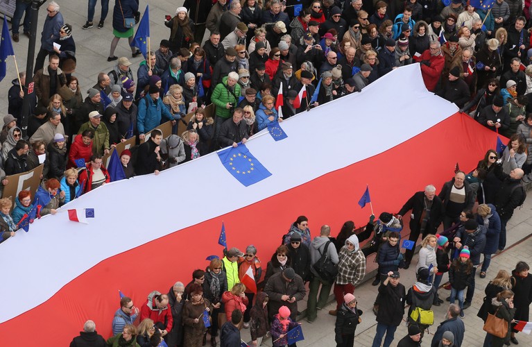 Polska flaga na Marszu dla Europy