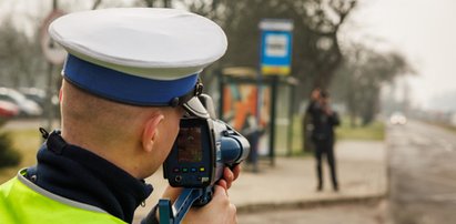 Szaleńcza jazda ulicami Jędrychowa słono go kosztowała. Drogówka nie miała litości