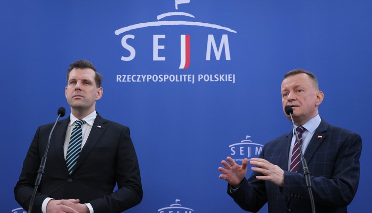 Spór o SAFE. PiS żąda przyjęcia projektu Nawrockiego