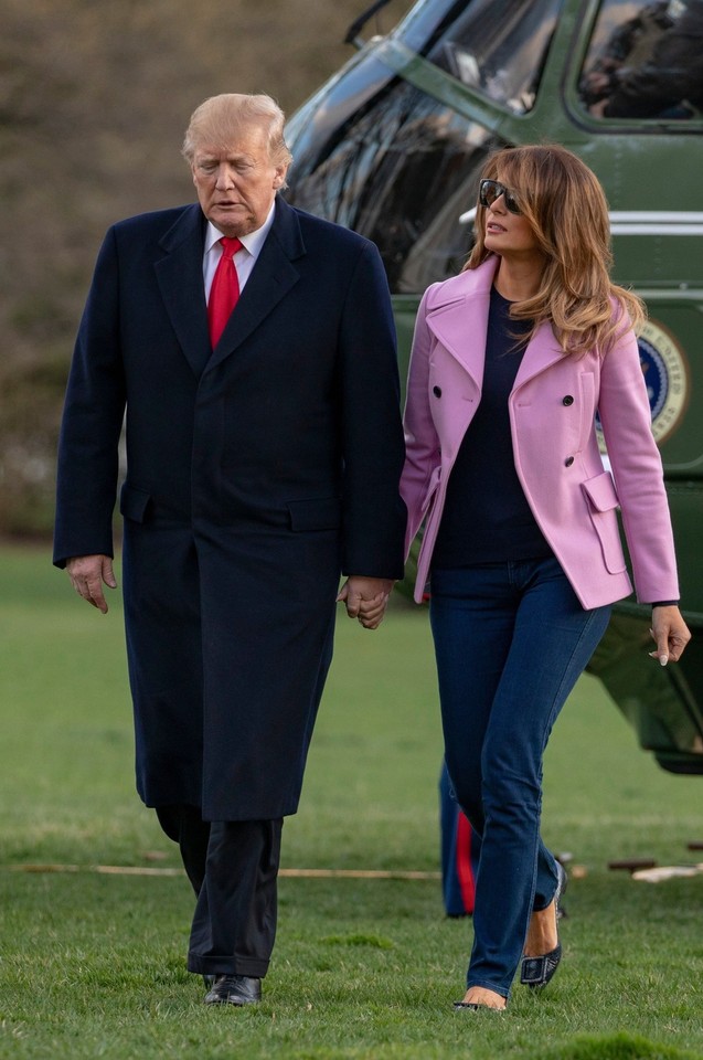 Melania Trump w zwykłych dżinsach. Jak się wam podoba ten zestaw?