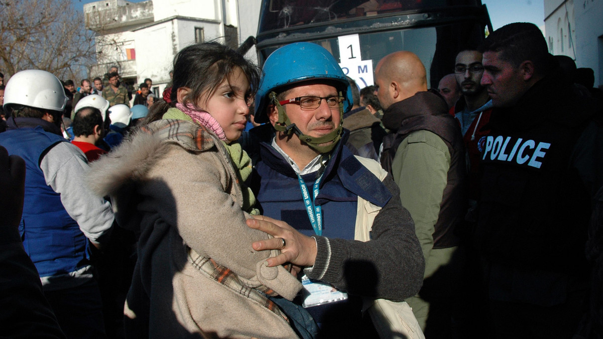 Rozejm, który umożliwił ewakuację prawie tysiąca cywilów z oblężonych dzielnic syryjskiego miasta Hims, został przedłużony o trzy dni i będzie obowiązywał do środy wieczorem - poinformowała dziś koordynatorka operacji humanitarnych ONZ Valerie Amos.