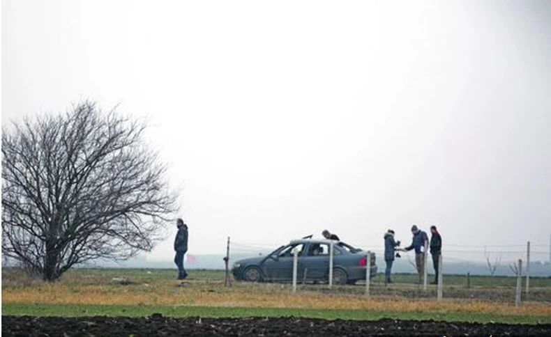 Njihova tela pronađena su u kolima
