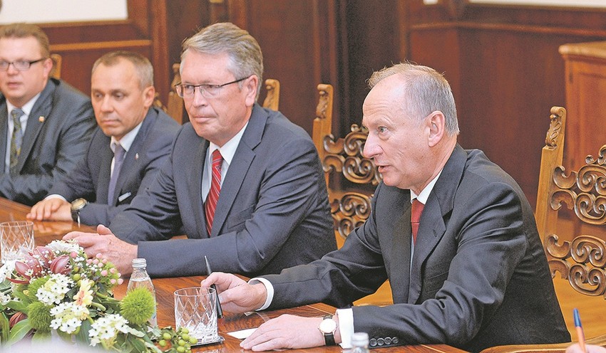 Nikolaj Patrušev (desno)