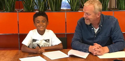 9-letni syn legendy podpisał profesjonalny kontrakt