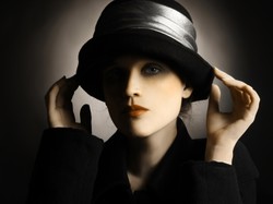 Działo się! Niezwykłe sprzęty i metody, z których korzystały nasze prababcie, by pięknie wyglądać