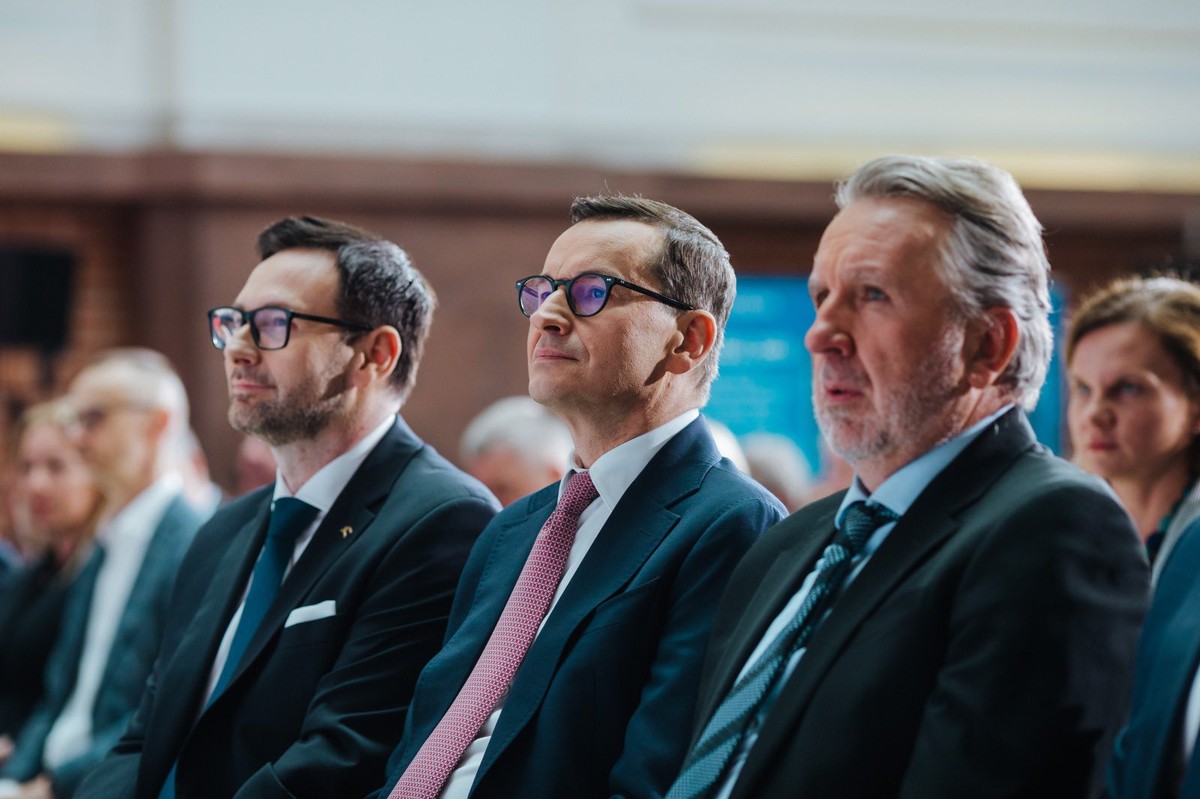 Projekt jądrowy zrodzony ze współpracy grupy Michała Sołowowa z Orlenem (pod patronatem Mateusza Morawieckiego) mimo zmiany władzy wciąż dzieli polityków i organy państwa.