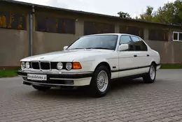 To BMW stało 23 lata w salonie i jest jak nowe