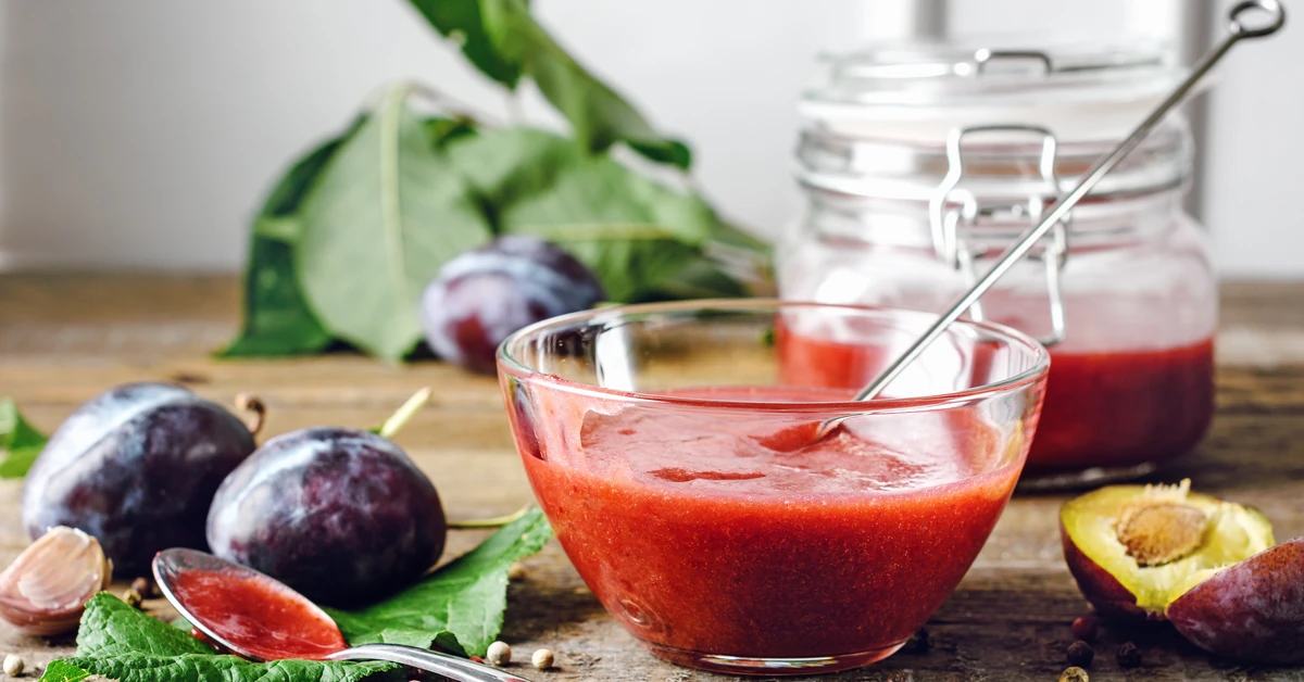 Jakub Kuroń robi ze śliwek przepyszny sos, można go jeść łyżkami. Keczup przegrywa