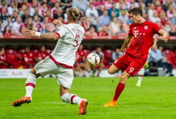 Cudowny gol Roberta Lewandowskiego. Bayern wygrał z AC Milan 3:0. WIDEO