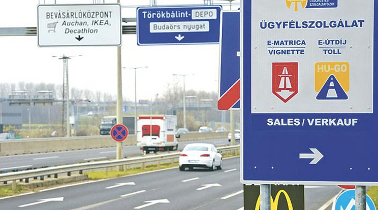 Rekord összeget, bruttó 186,3 milliárd forintot fizettek be a magyarországi utakat használók az idei első félévben   /Fotó: MTI 